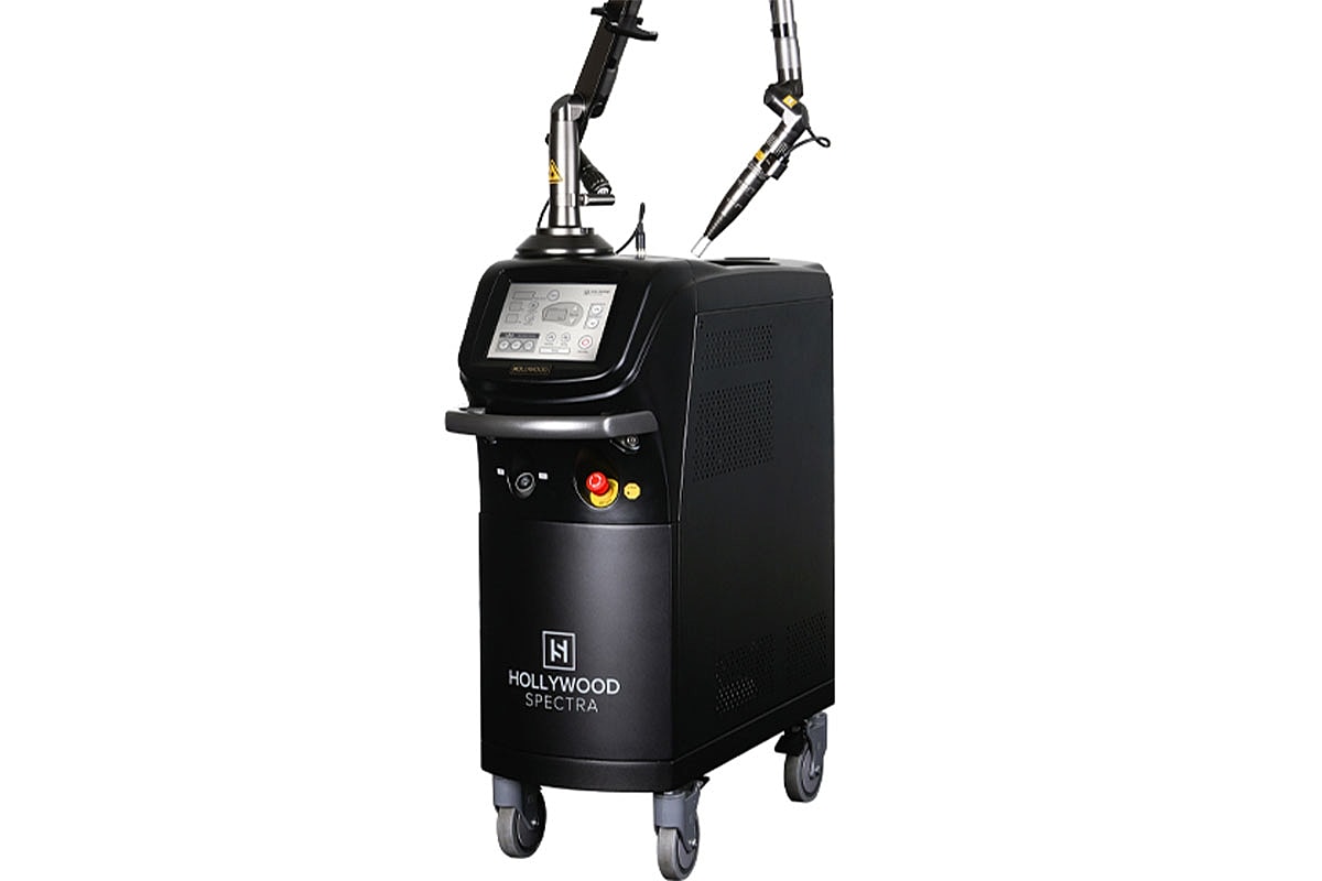 Laser treatment machine for skin procedures